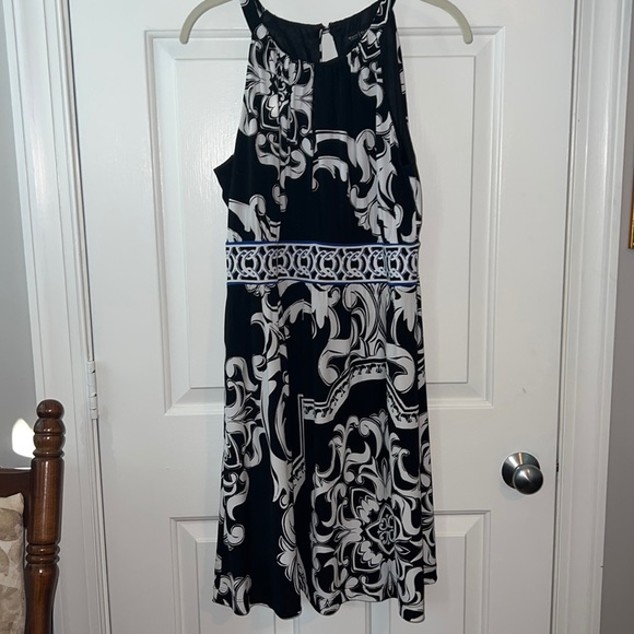 White House Black Market Halter dress. - Picture 5 of 5